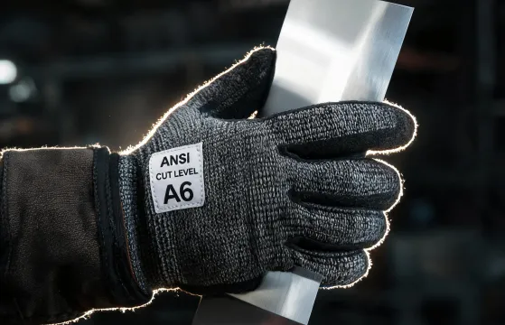 Work gloves for metal handling